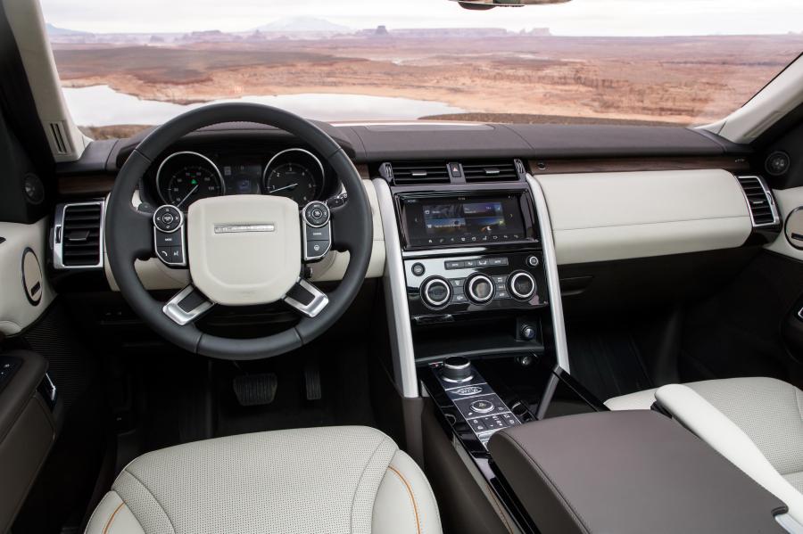 Торпедо Land Rover Discovery HSE TD6 2017 года  (NA) (фото 54 из 61)